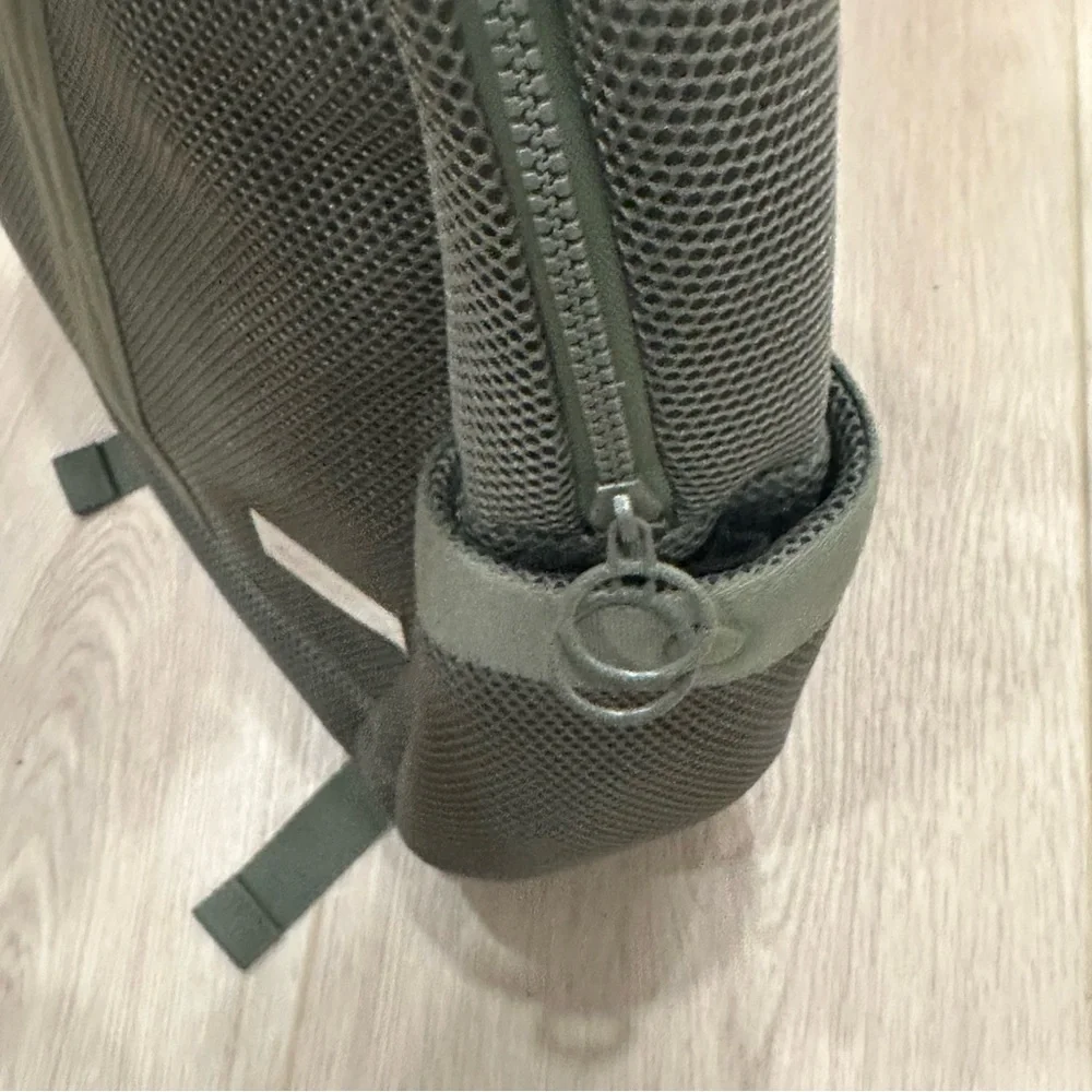 EUC Adidas Mesh Backpack - Picture 7 of 9